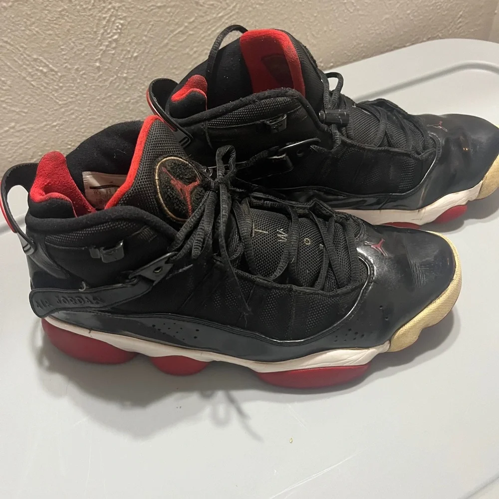 Jordan‎ Black and Red Sneakers